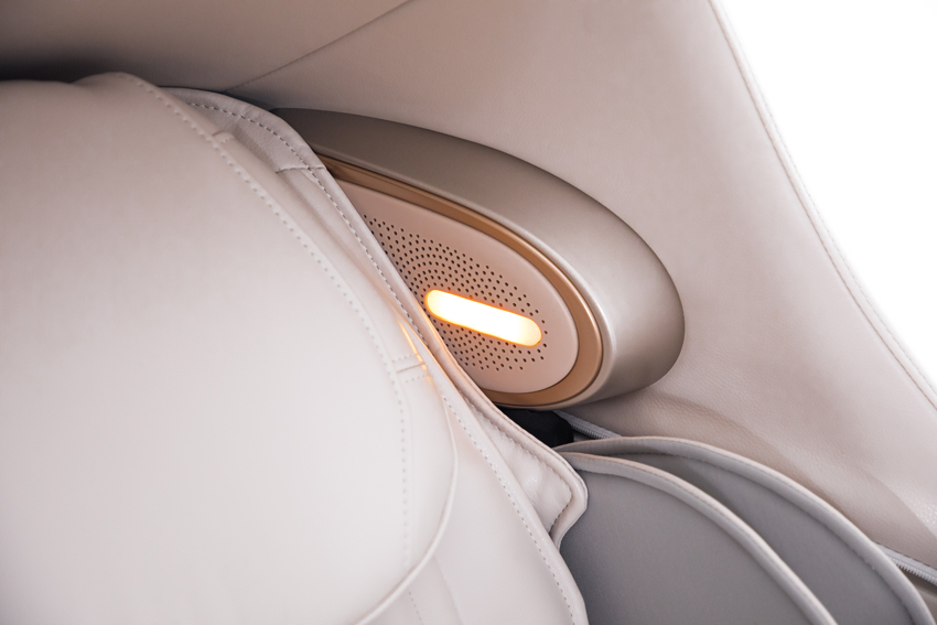 Masážní elektrické křeslo ProLux 4D MASSAGER s ionizátorem vzduchu, bílé