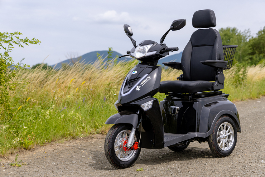 Elektrický tříkolový skútr CHAMPION pro seniory a imobilní - výkonný 1000W motor, černý