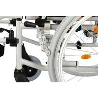 Invalidní vozík odlehčený s nastavitelným těžištěm