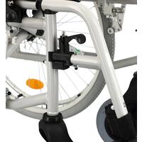 Invalidní vozík odlehčený s nastavitelným těžištěm