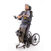 Elektrický invalidní vozík s vertikálním zdvihem