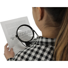 Zvětšovací lupa kolem krku