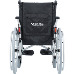 Invalidní vozík odlehčený s nastavitelným těžištěm