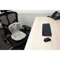 Ergonomická opěrka pro správné držení těla Curble Chair Comfy, černá