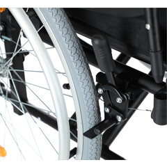 Invalidní vozík odlehčený s brzdami pro doprovod