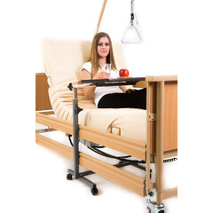 Lůžkový stolek k posteli