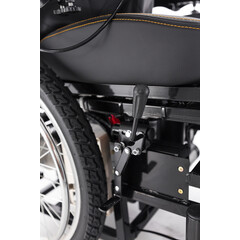 Elektrický invalidní vozík s vertikálním zdvihem