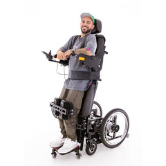 Elektrický invalidní vozík s vertikálním zdvihem