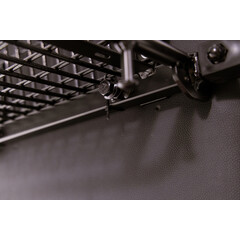 Držák na berle a hole pro elektrické skútry