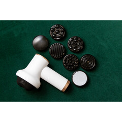 Masážní přístroj 8v1 s LCD displejem (Rozbalený kus)