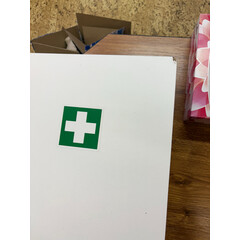 Nástěnná bílá dřevěná lékárnička – BEZ NÁPLNĚ (Používaný kus)