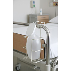 Závěsný držák na láhev na moč