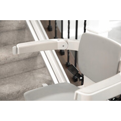 Židlový výtah Elan s rovnou kolejnicí