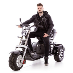 Elektrický CHOPPER UNIZDRAV PRO tříkolový– výkonný 2000 W motor (Používaný kus)