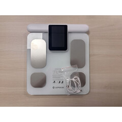 Profesionální SMART váha s funkcí analýzy těla a LED displejem na rukověti + mobilní aplikace a Bluetooth (Používaný kus)