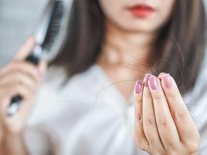 4 osvědčené tipy, jak podpořit růst vlasů