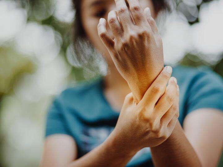 Objevte efektivní metody, jak zafixovat zápěstí