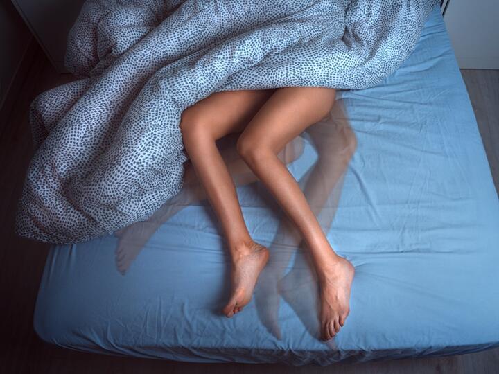 Jak se zbavit syndromu neklidných nohou?