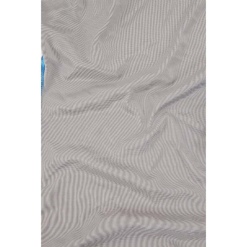 Zvedací závěs s otvorem na toaletu