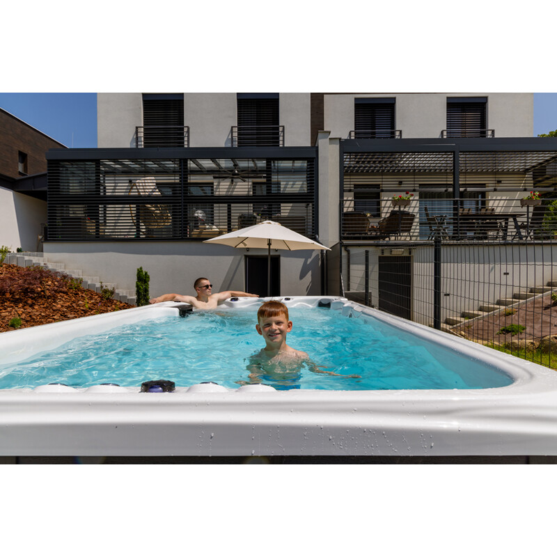 SwimSpa LUX SUNRANS SR853 s protiproudem a technologií Balboa