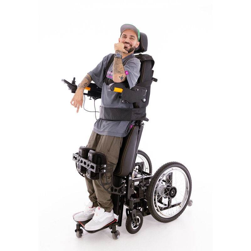 Elektrický invalidní vozík s vertikálním zdvihem