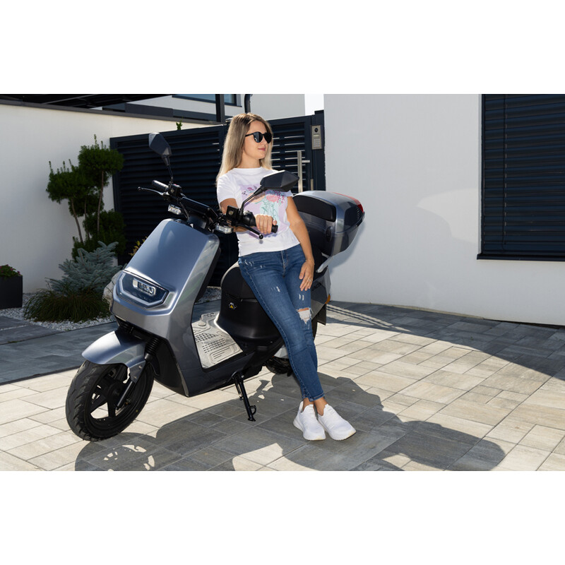 Elektrický skútr UNIZDRAV e-City s dojezdem 60 km