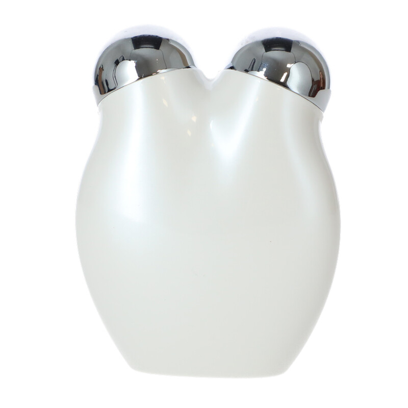 Masážní prístroj na tvář a krk s funkcí EMS