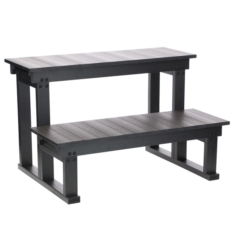 Dvoustupňové schůdky k vířivce