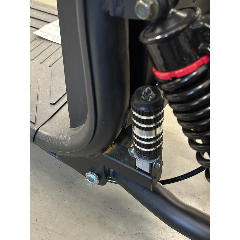 Elektrický CHOPPER UNIZDRAV PRO tříkolový– výkonný 2000 W motor (Používaný kus)