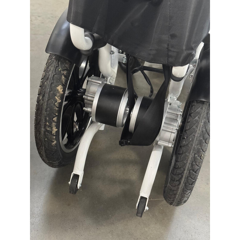 Elektrický invalidní vozík AT52304 (Používaný kus)