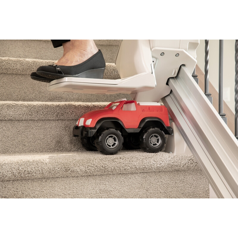 Židlový výtah Elan s rovnou kolejnicí