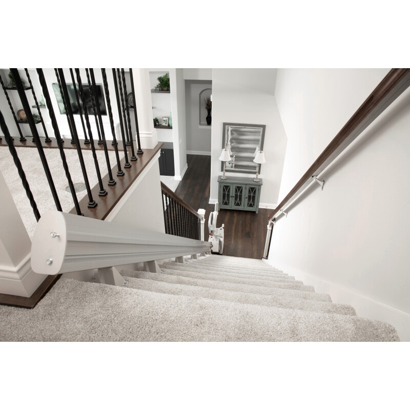 Židlový výtah Elan s rovnou kolejnicí