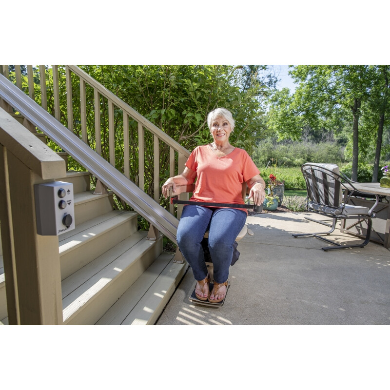 Židlový výtah Elite s rovnou kolejnicí