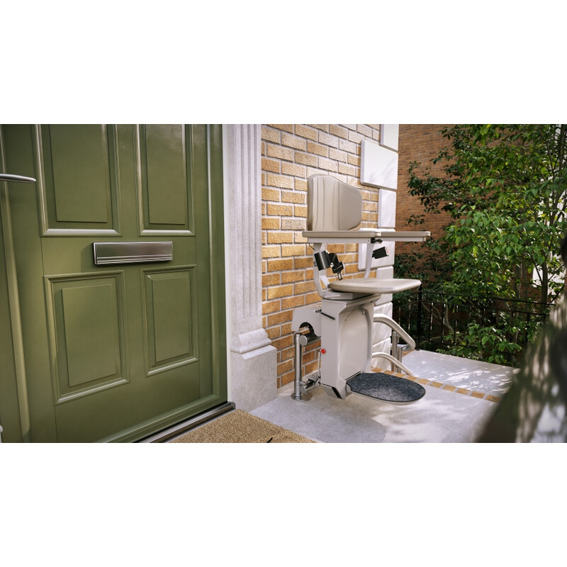 Židlový výtah Unizdrav se zatočenou kolejnicí