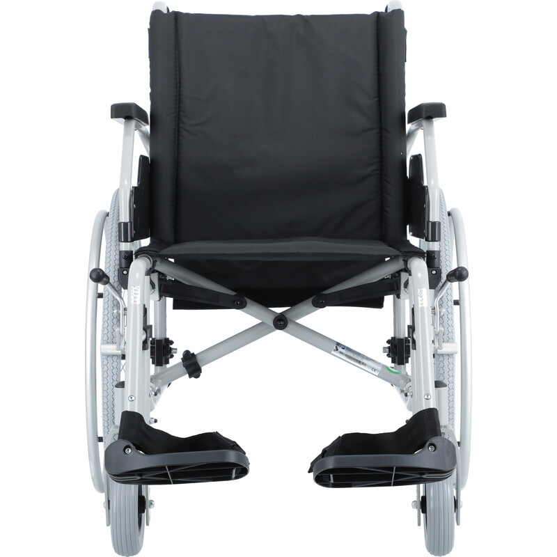 Invalidní vozík odlehčený s nastavitelným těžištěm (Výstavní kus)