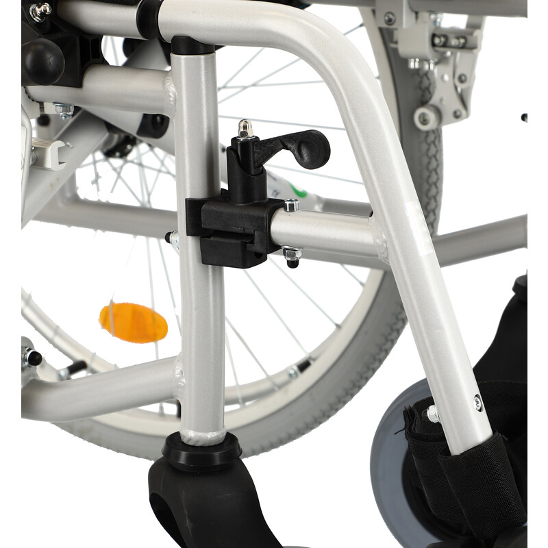 Invalidní vozík odlehčený s nastavitelným těžištěm (Výstavní kus)