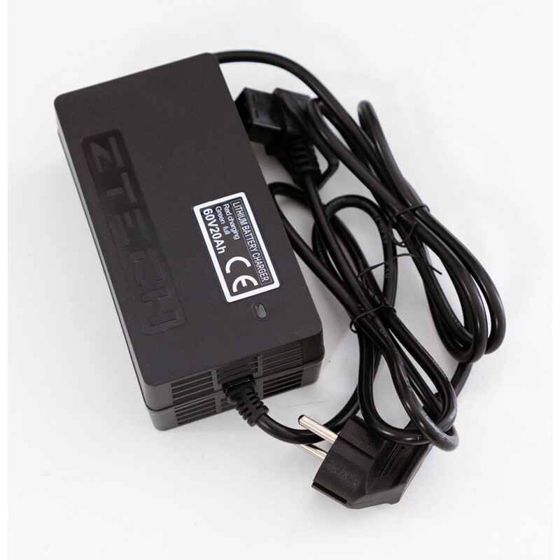 Elektrický skútr ZTECH ZT-19L se střechou