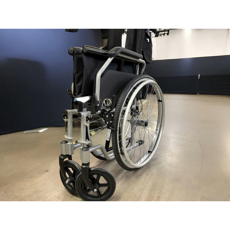 Invalidní vozík odlehčený UNIZDRAV LIGHT (Používaný kus)